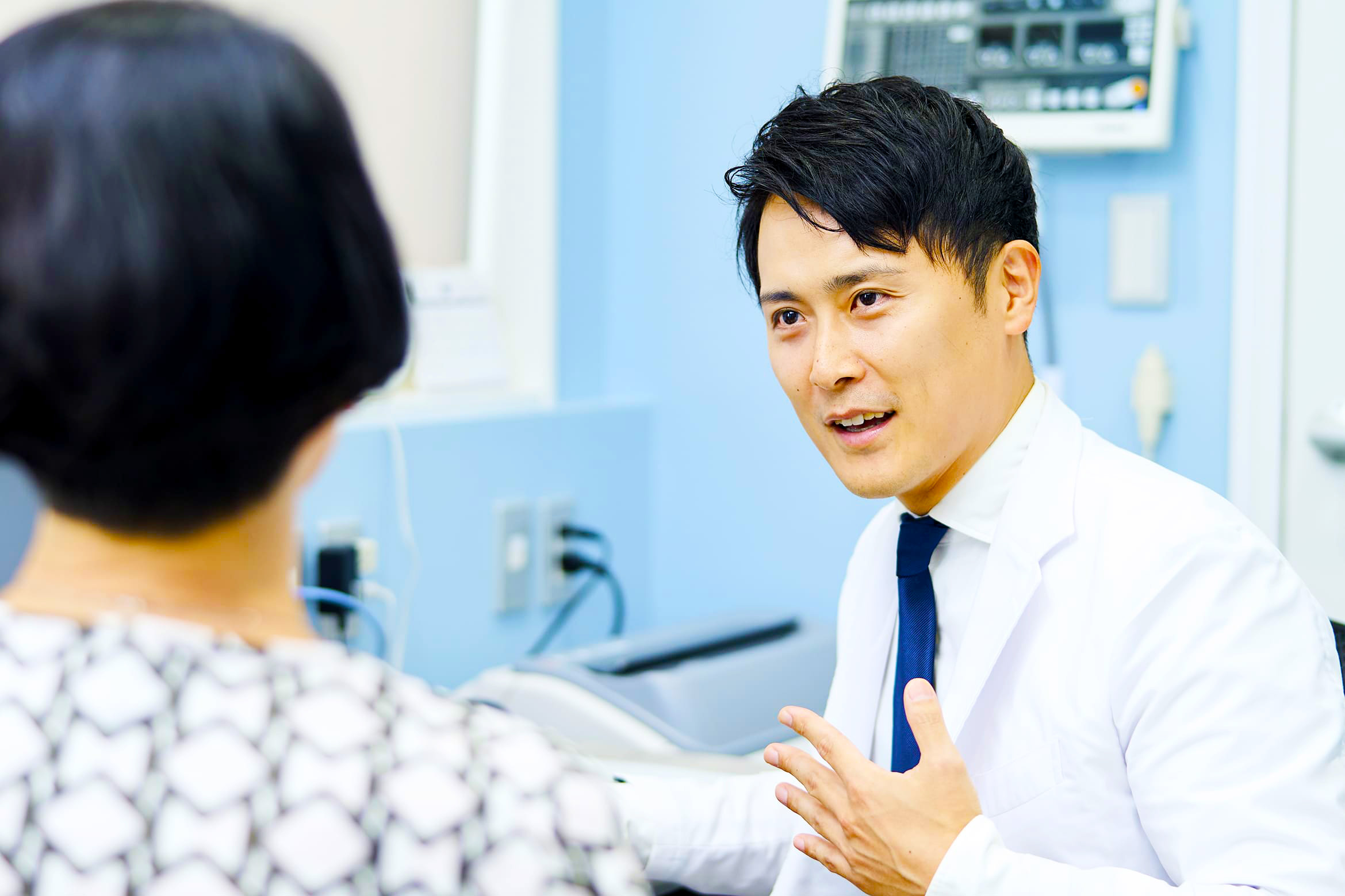 医師の診察風景